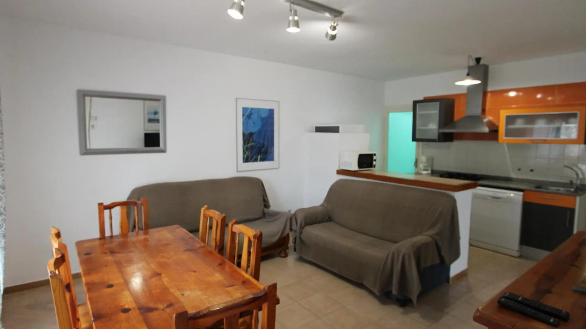 Casa Familiar Con Piscina Privada Y Wifi, Cerca Del Mar, Aire Acondicionado, Mascotas Y Playa Para Perros. - Es-184-1 Riumar