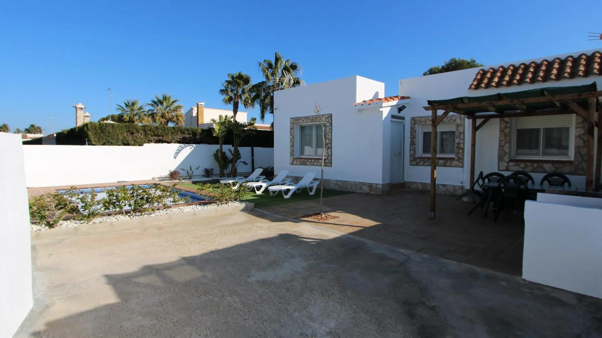 Holiday home Casa Familiar Con Piscina Privada Y Wifi, Cerca Del Mar, Aire Acondicionado, Mascotas Y Playa Para Perros. - Es-184-1 Riumar